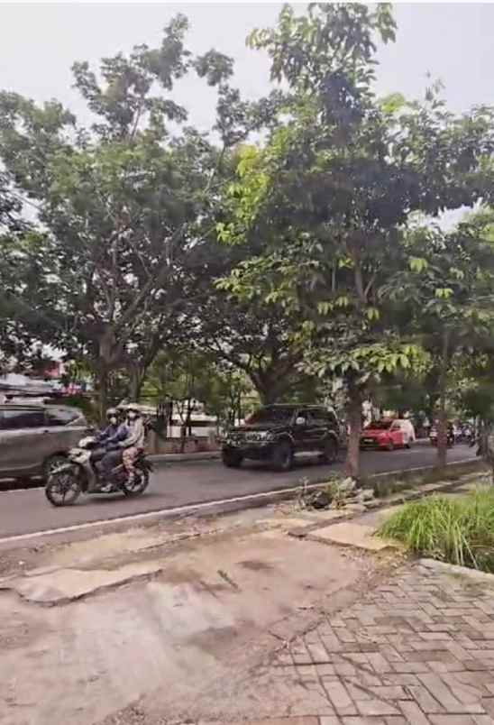 dijual rumah jalan raya wiyung