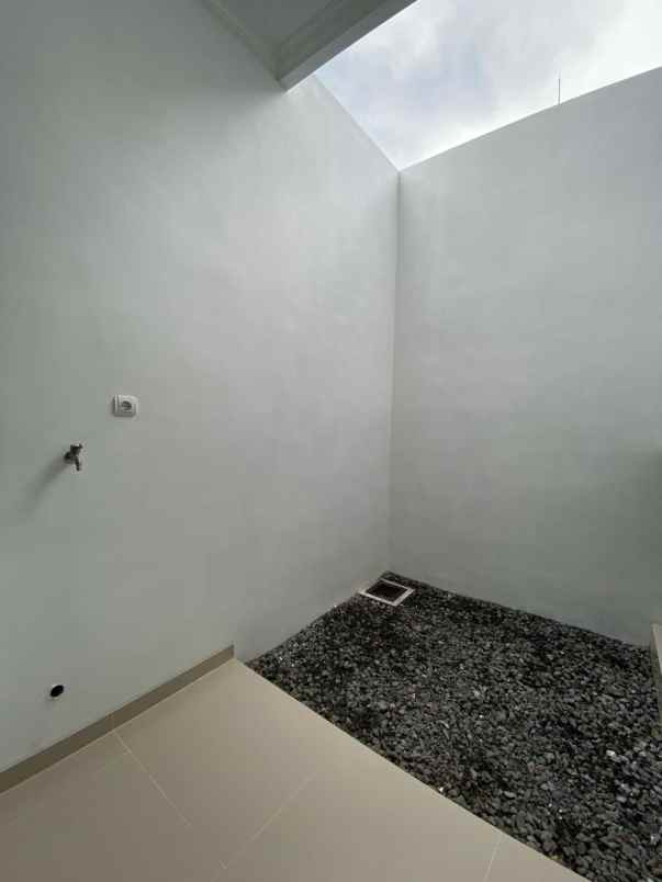 dijual rumah jalan sekarsari tlogowaru