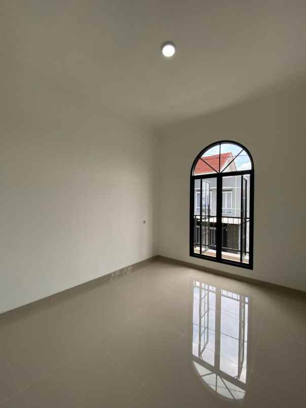 dijual rumah jalan sekarsari tlogowaru