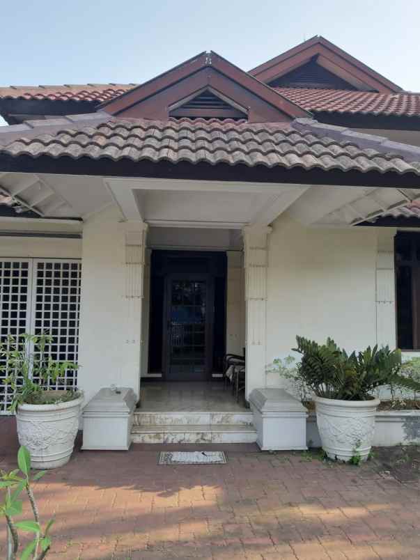dijual rumah jalan tegal
