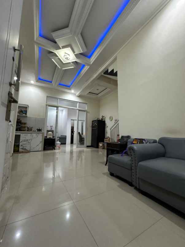 dijual rumah jalan wisma lidah kulon