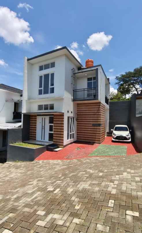 dijual rumah jatihandap cimenyan