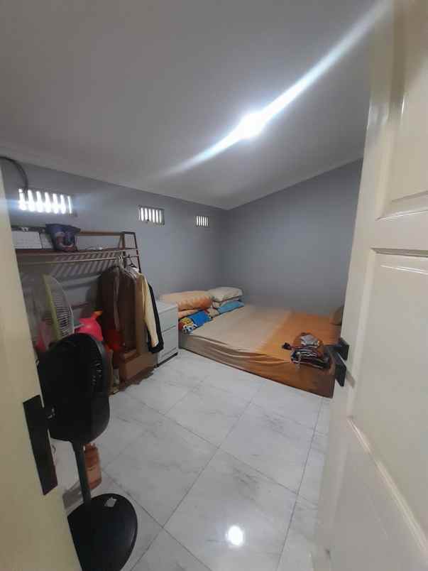 dijual rumah jatiwaringin bekasi