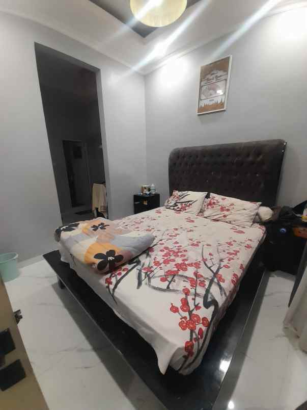 dijual rumah jatiwaringin bekasi