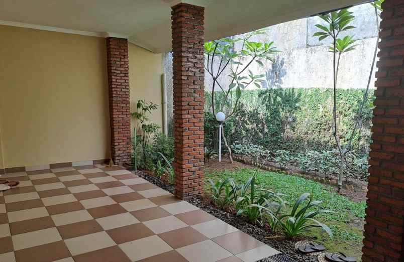 dijual rumah jelupang