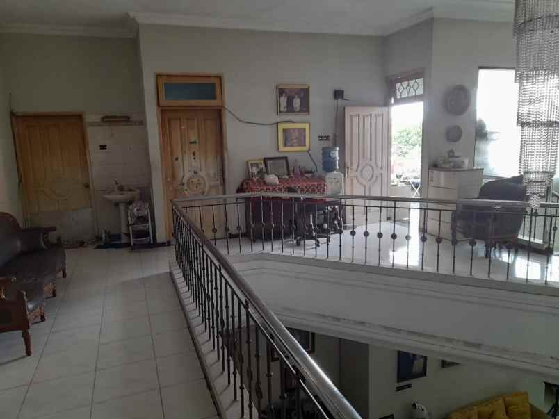 dijual rumah jemursari