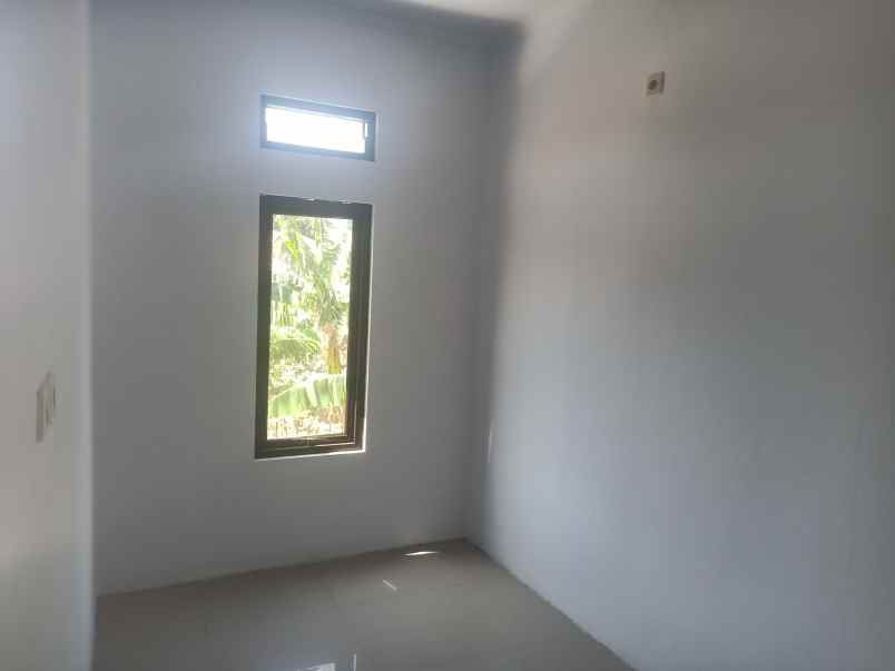 dijual rumah jl bakti abri