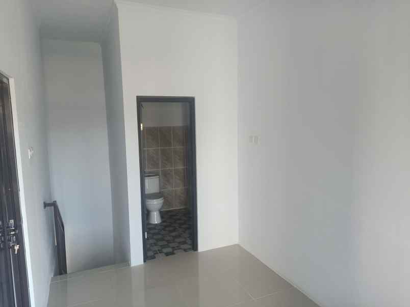 dijual rumah jl bakti abri