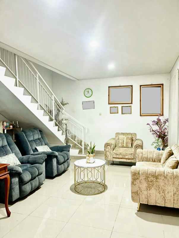 dijual rumah jl buah batu