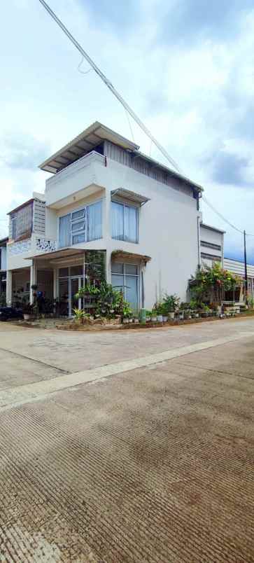 dijual rumah jl buah batu