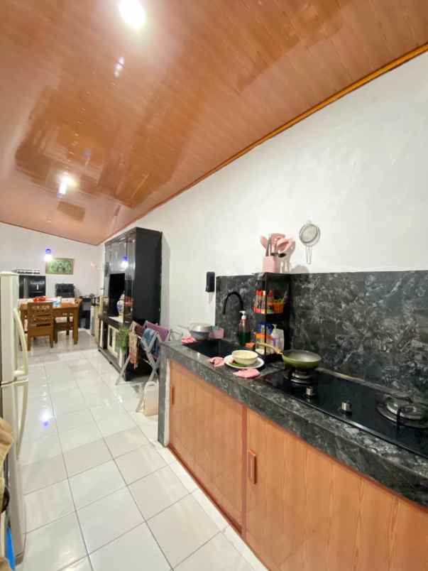 dijual rumah jl dakota perum tni au