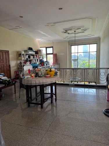 dijual rumah jl graha bukit darmo