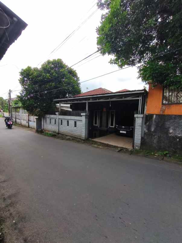 dijual rumah jl hasan niung tanah baru