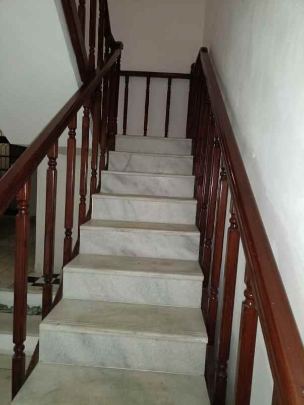 dijual rumah jl karang asem tengah