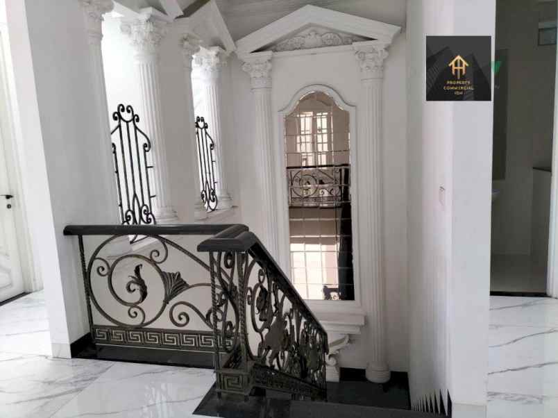 dijual rumah jl komplek batununggal indah