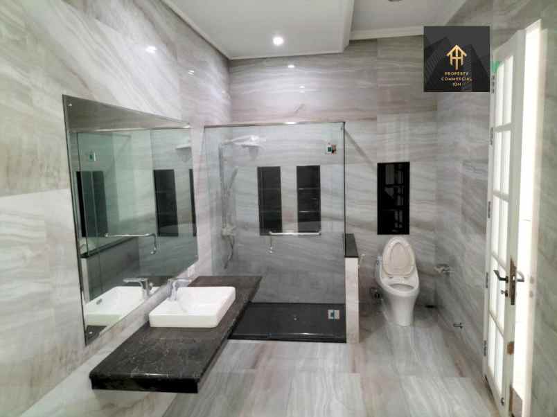 dijual rumah jl komplek batununggal indah