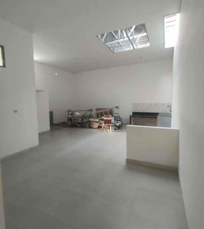 dijual rumah jl kranggan