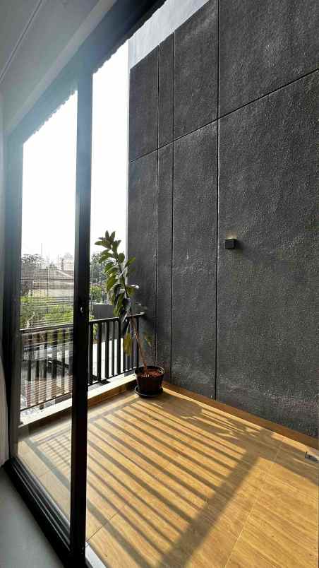 dijual rumah jl kunir no 168 01 rw 05