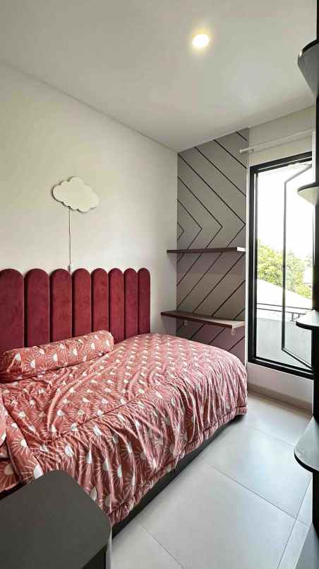 dijual rumah jl kunir no 168 01 rw 05