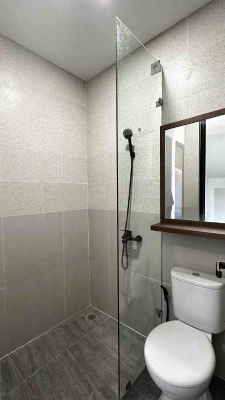 dijual rumah jl kunir no 168 01 rw 05