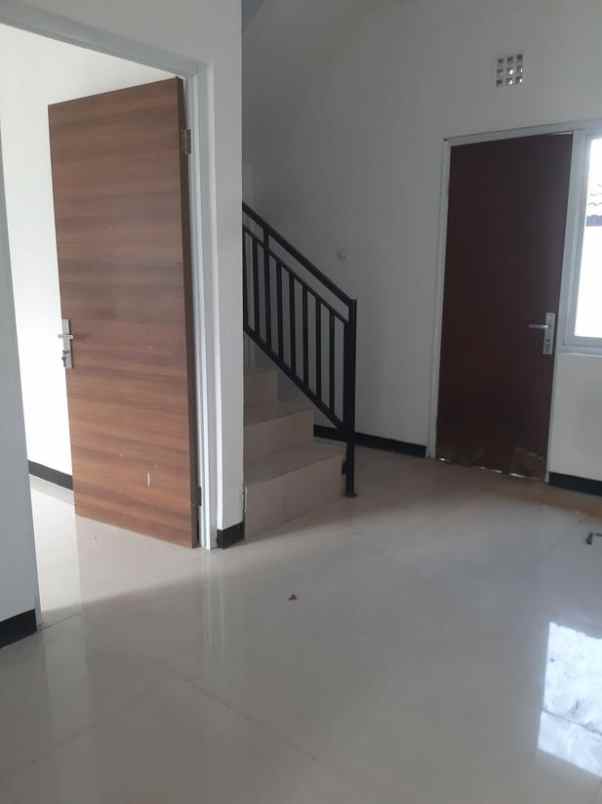 dijual rumah jl melati raya ujungberung
