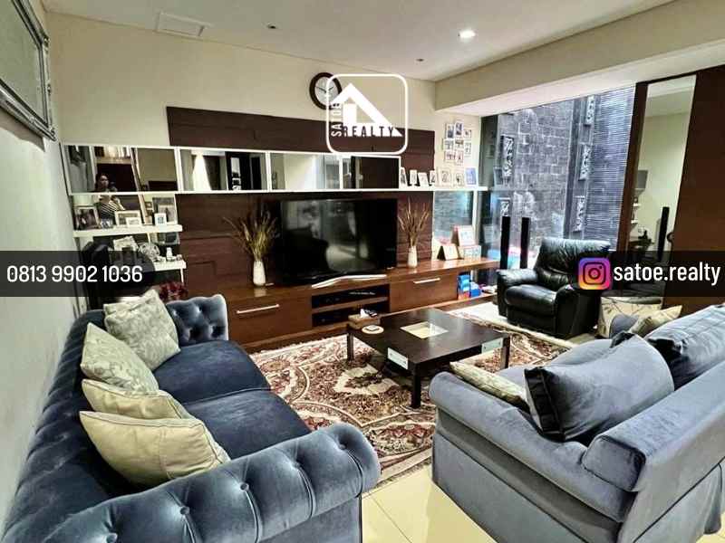 dijual rumah jl meruya selatan joglo