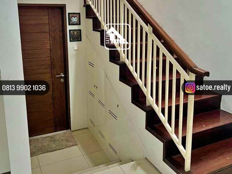 dijual rumah jl meruya selatan joglo