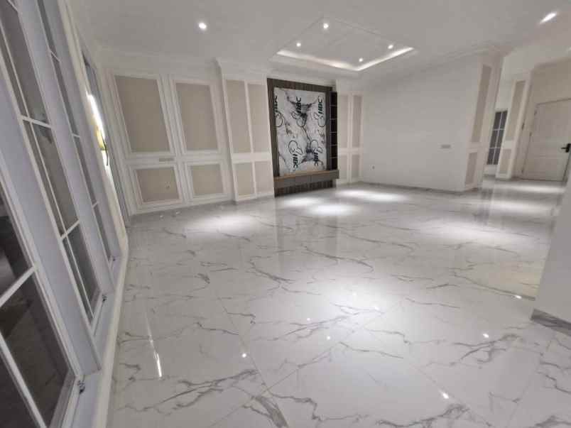 dijual rumah jl meruya selatan joglo