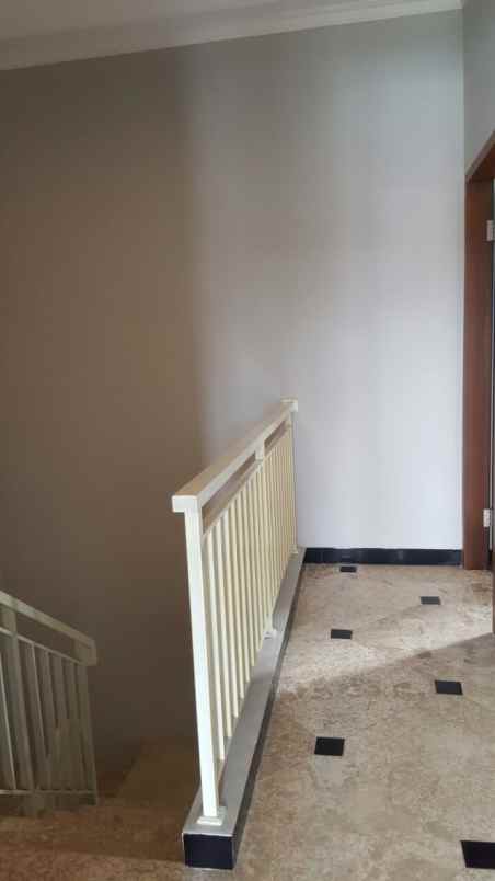 dijual rumah jl pangrango jatibening