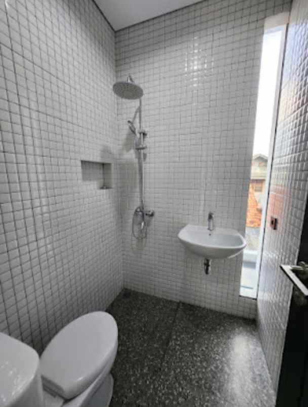 dijual rumah jl pondok betung raya