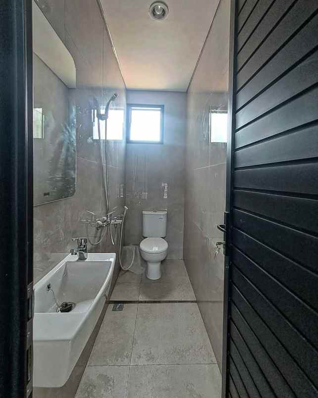 dijual rumah jl pondok labu cilandak