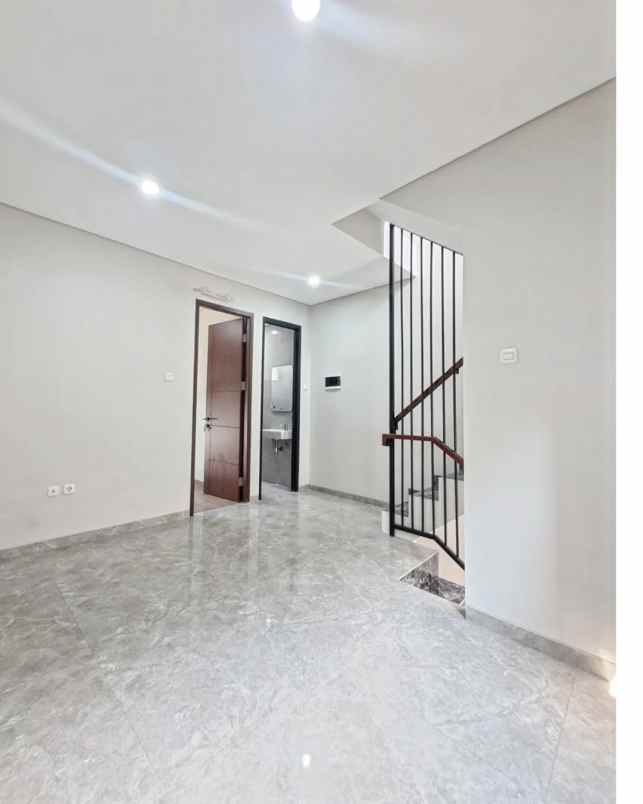 dijual rumah jl pondok labu cilandak