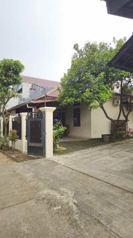 dijual rumah jl pramuka cimandala