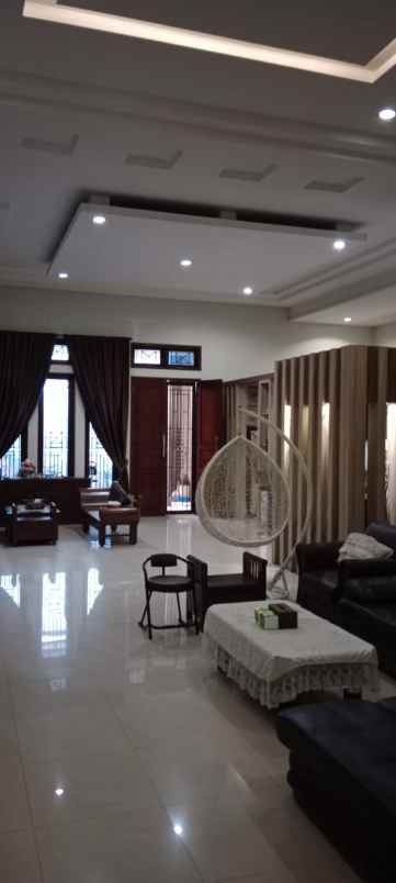 dijual rumah jl rambutan