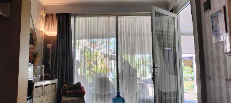 dijual rumah jl raya bojongsari