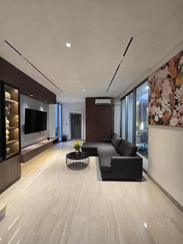 dijual rumah jl raya pulomas kayu putih