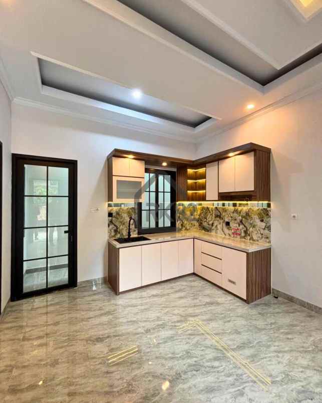 dijual rumah jl sadar jagakarsa