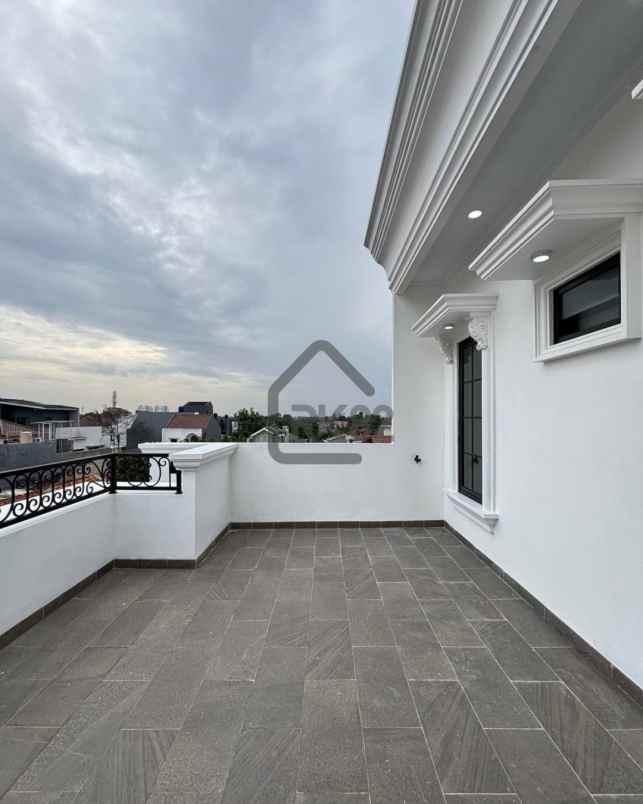 dijual rumah jl sadar jagakarsa