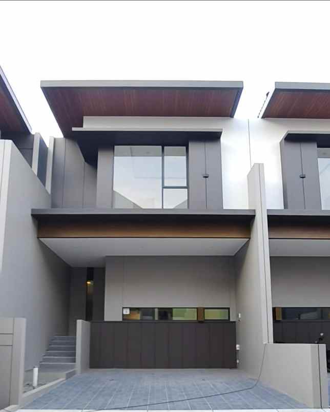 dijual rumah jl sayap setiabudi