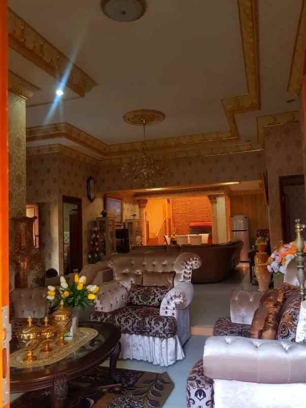 dijual rumah jl setra dago utara