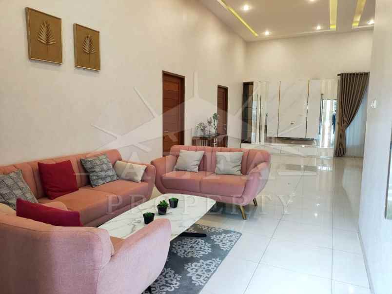 dijual rumah jl tekam komp the green park