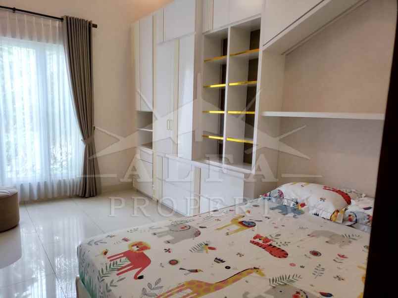 dijual rumah jl tekam komp the green park