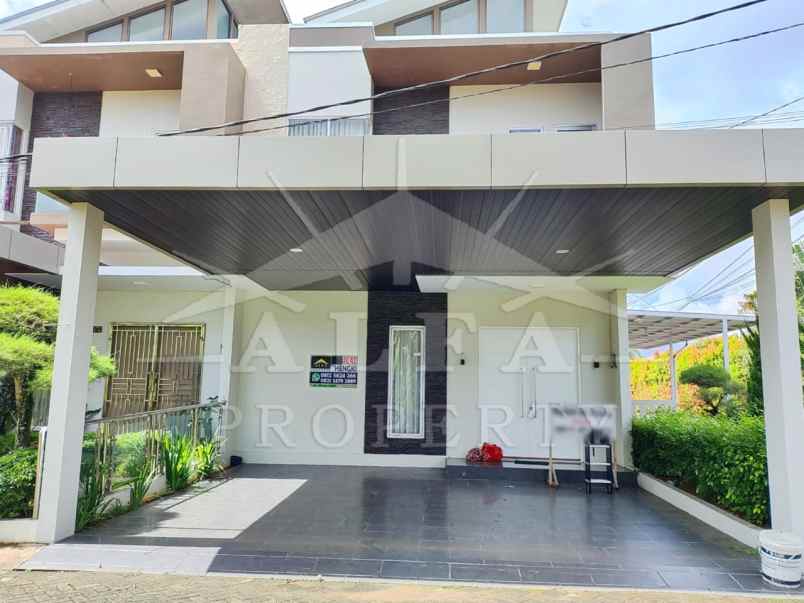 dijual rumah jl tekam komp the green park