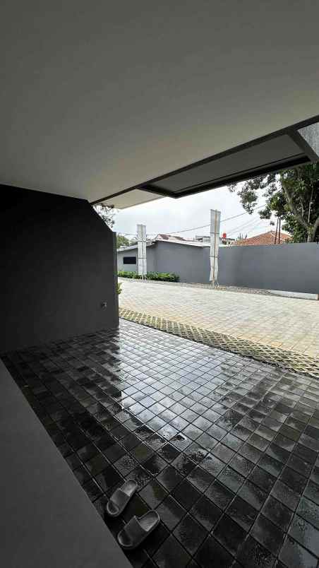 dijual rumah jl w r supratman no 14