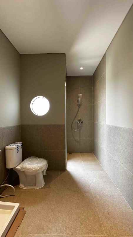 dijual rumah jl w r supratman no 14