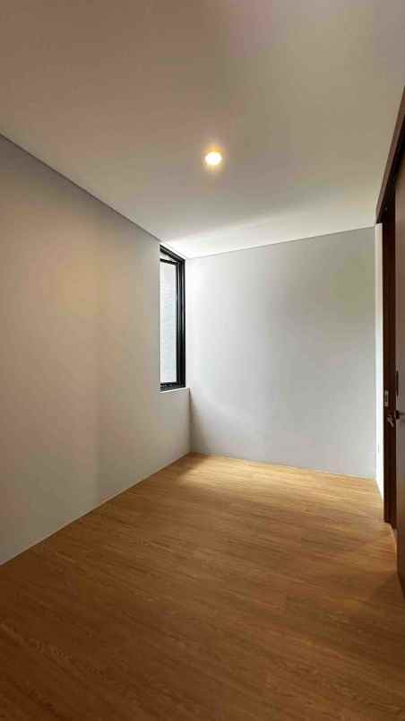 dijual rumah jl w r supratman no 14