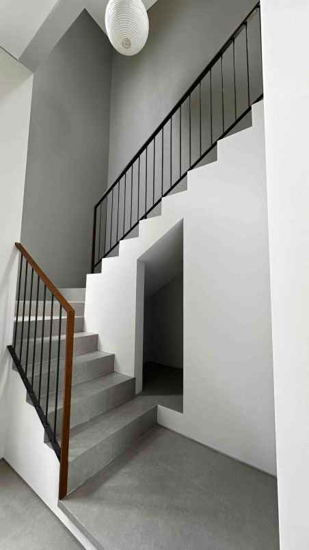 dijual rumah jl w r supratman no 14