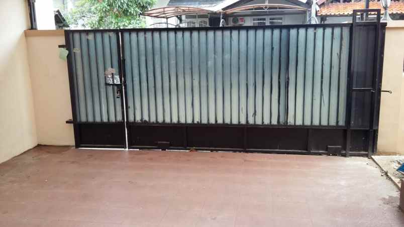 dijual rumah jln larangan indah raya