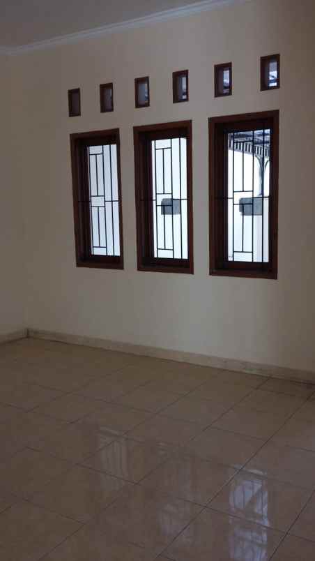 dijual rumah jln larangan indah raya