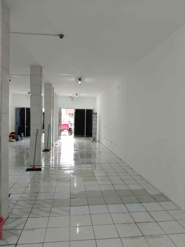 dijual rumah johar baru